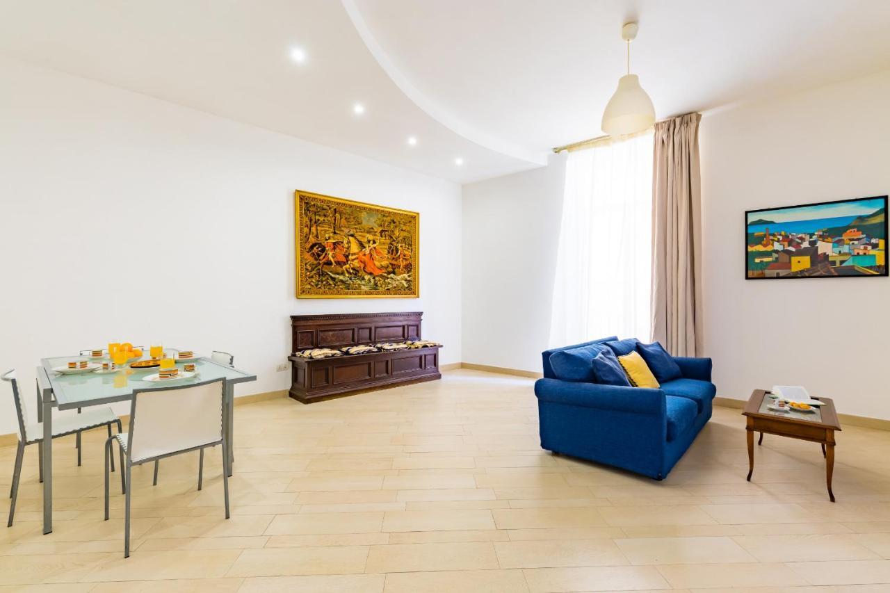 Apartment With Balcony In Palazzo Diaz By Wonderful Italy Nápoles Exterior foto