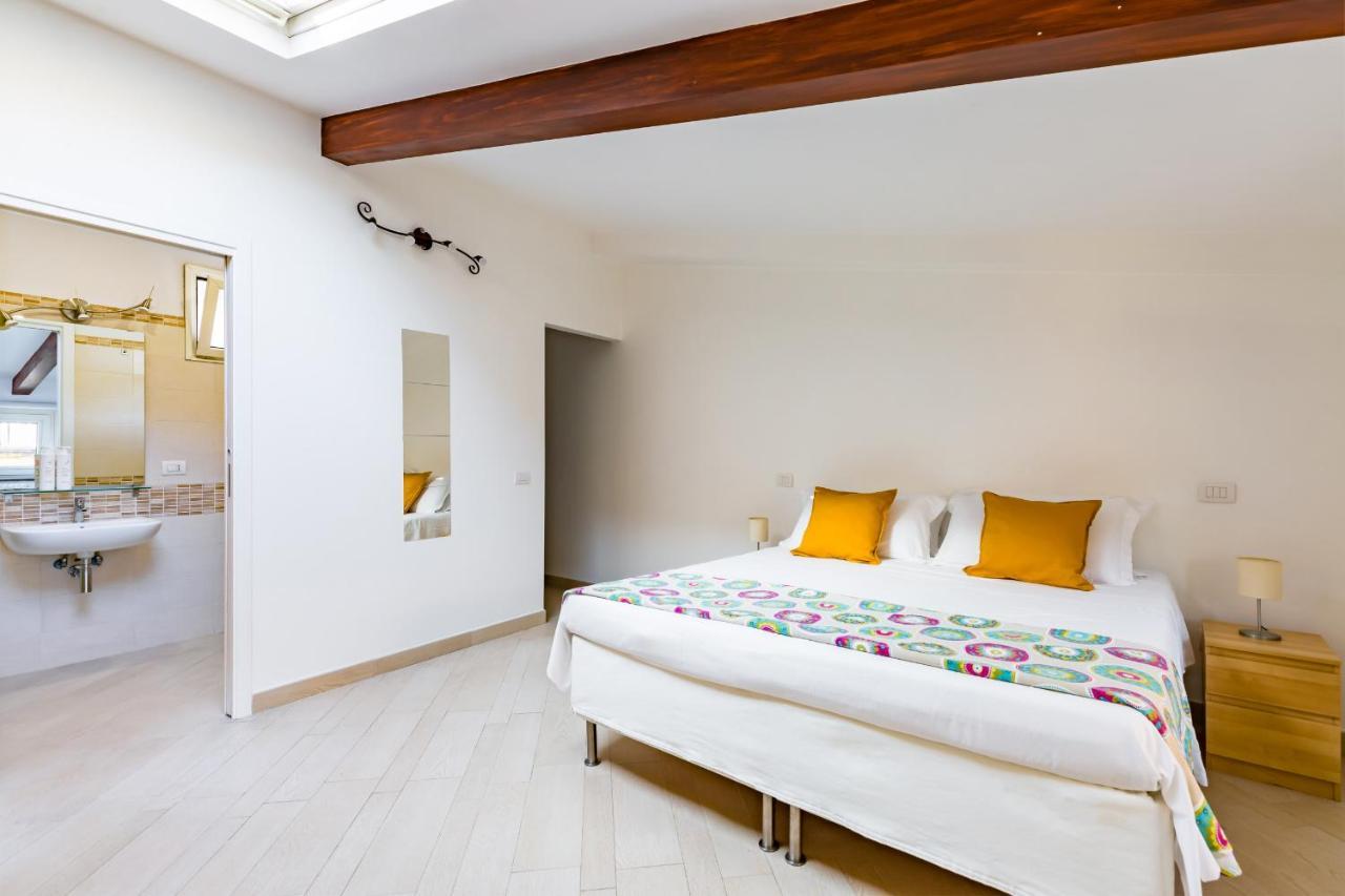 Apartment With Balcony In Palazzo Diaz By Wonderful Italy Nápoles Exterior foto